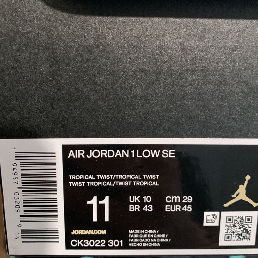 NIKE AIR JORDAN 1 LOW SE SNEAKERS - Picture 12 of 12